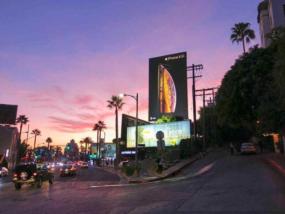 Entire On Sunset Strip Los Angeles